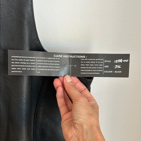 Classic Black Leather Vest - Picture 5 of 5